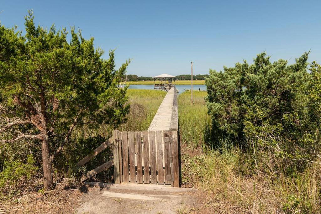 Belford 6BR3BA Oceanfront Beach House - image 6