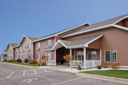 Paynesville Inn & Suites - image 14