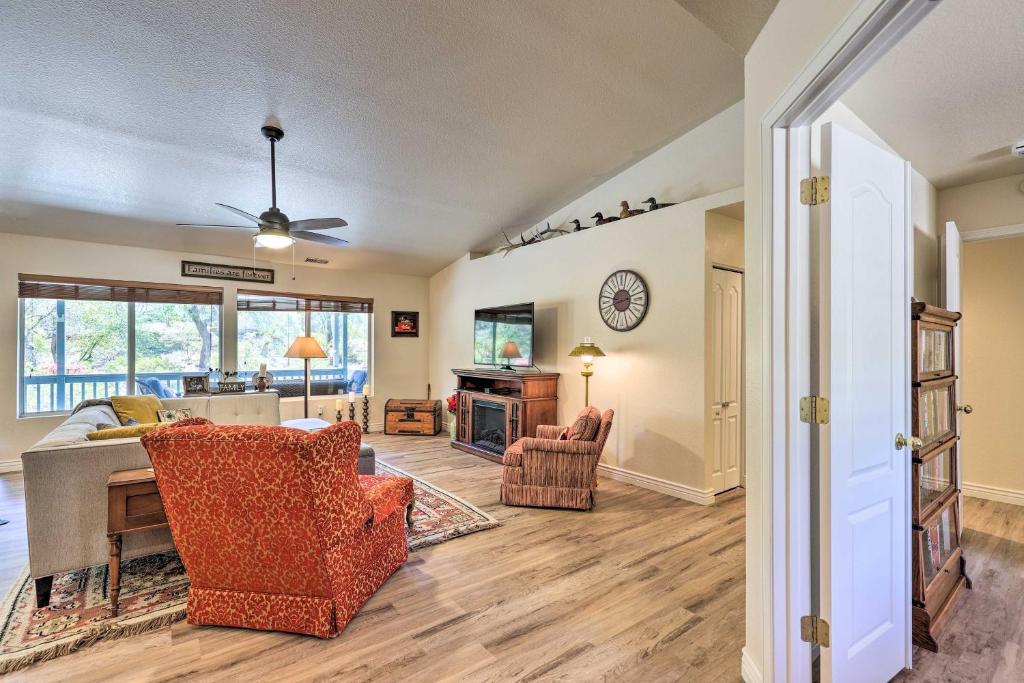 Updated Payson Residence with Porch and Privacy! - image 7