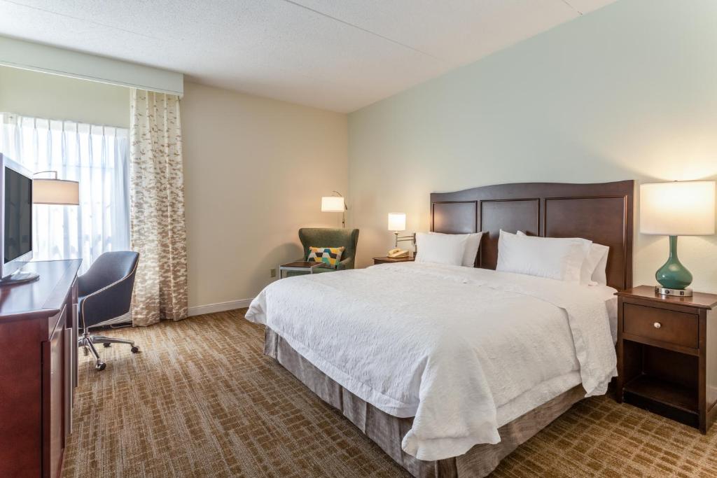 Hampton Inn Boston/Peabody - image 5