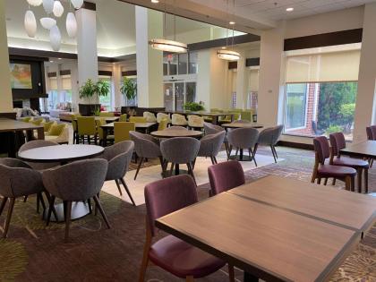 Hilton Garden Inn Atlanta/Peachtree City - image 9