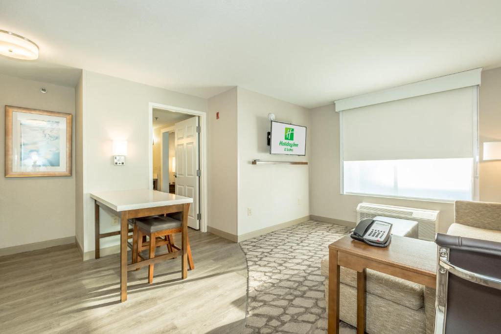 Holiday Inn Hotel and Suites Peachtree City an IHG Hotel - image 7