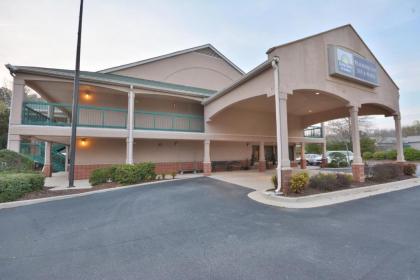 Days Inn & Suites by Wyndham Peachtree City - image 3