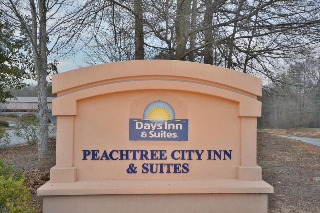 Days Inn & Suites by Wyndham Peachtree City - image 6