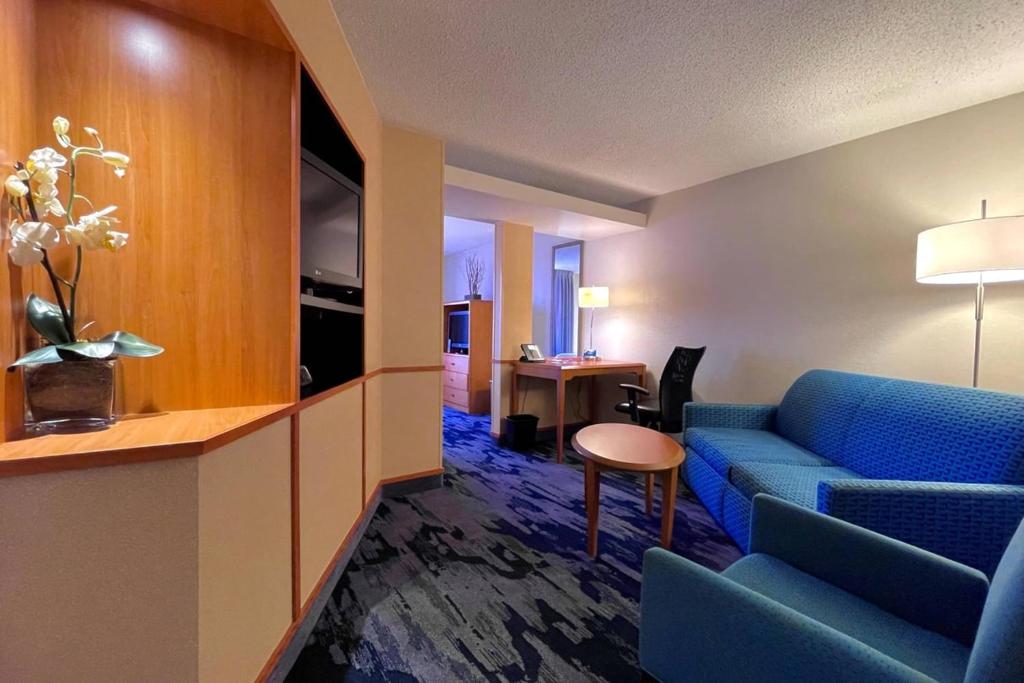 Fairfield Inn & Suites Jackson Airport - image 3