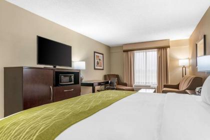 Comfort Inn Pearl - image 15