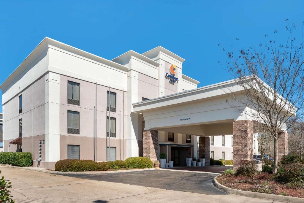 Comfort Inn Pearl - image 4