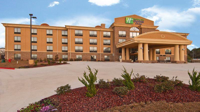 Holiday Inn Express & Suites Jackson/Pearl International Airport - image 2