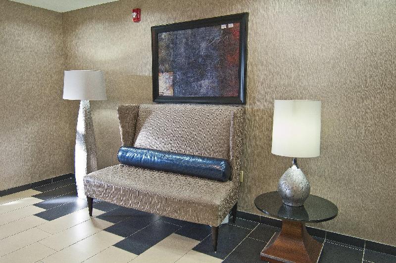 Holiday Inn Express & Suites Jackson/Pearl International Airport - image 4