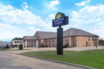 Days Inn  Suites by Wyndham FlorenceJackson Area Pearl Mississippi