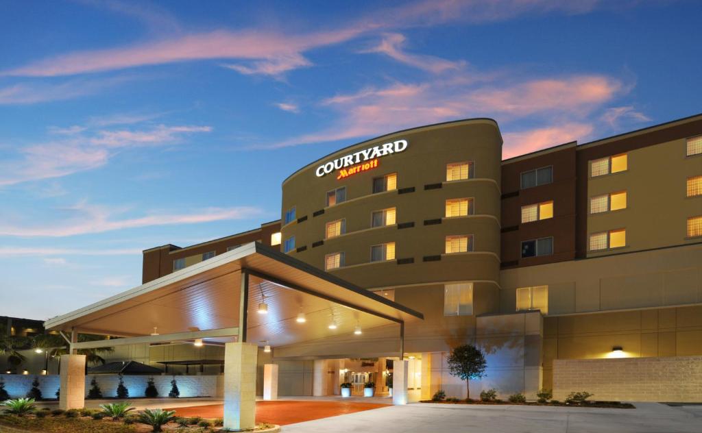 Courtyard Marriott Houston Pearland - main image