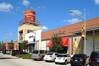 Courtyard Marriott Houston Pearland - image 14