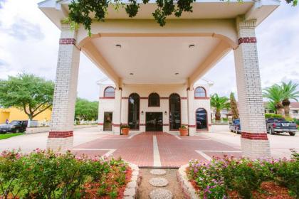 Best Western Pearland Inn - image 12