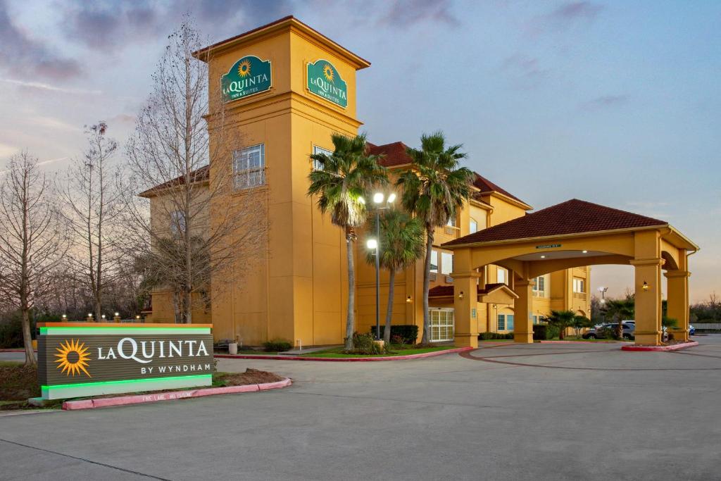 La Quinta by Wyndham Pearland - main image