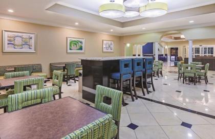 La Quinta by Wyndham Pearland - image 14