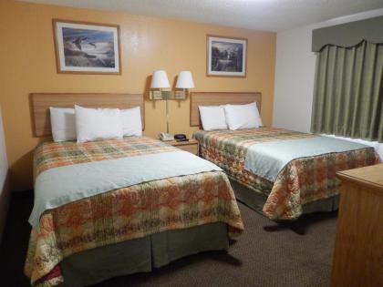 Executive Inn Pearsall - image 13