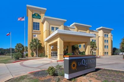 La Quinta by Wyndham Pearsall - image 7