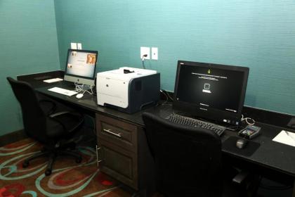 Hampton Inn Pearsall - image 10