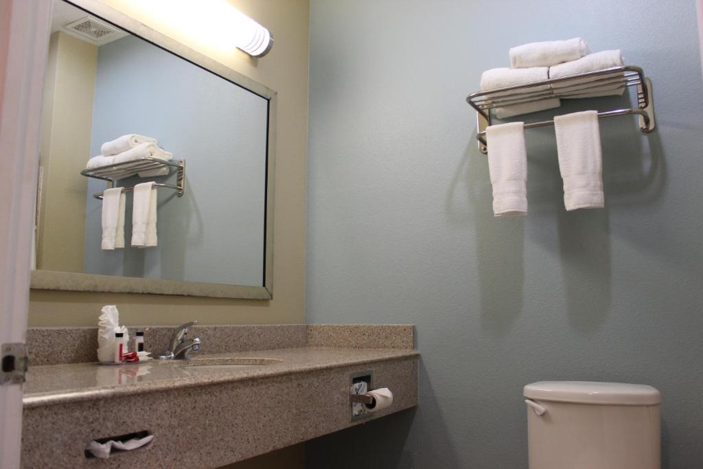 Horizon Inn & Suites - image 4