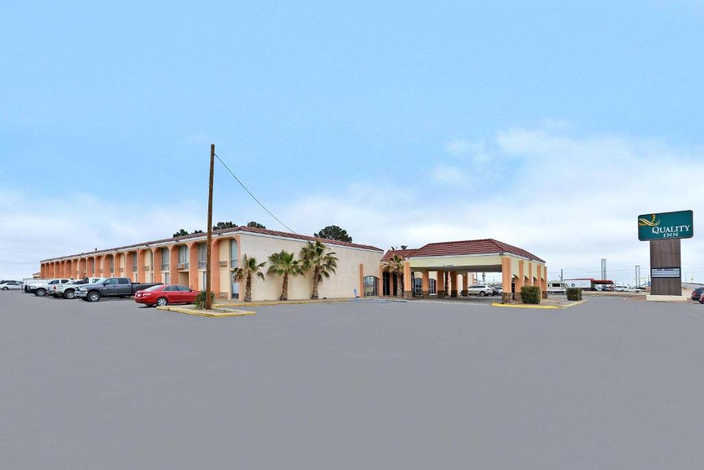 Quality Inn Pecos - image 4