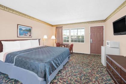 Knights Inn & Suites Pecos - image 10