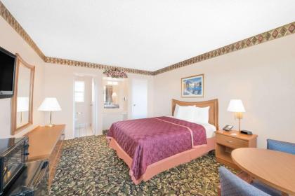 Knights Inn & Suites Pecos - image 3