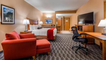 Best Western Plus Swiss Chalet Hotel & Suites - image 5