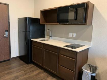 WoodSpring Suites Pecos - image 5