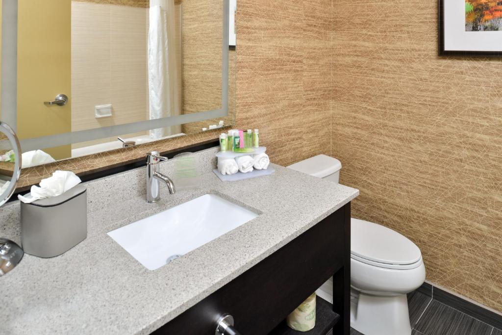 Holiday Inn Express & Suites Peekskill-Lower Hudson Valley an IHG Hotel - image 2