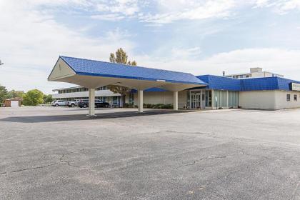 Motel 6-Pekin IL - image 12