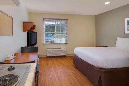 WoodSpring Suites Birmingham Pelham - image 7