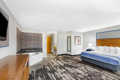 AmericInn by Wyndham Pella - image 12