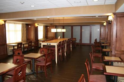 Hampton Inn Pendleton - image 6