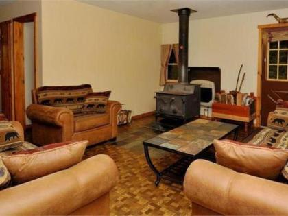 Cedarwood Lodge - image 5