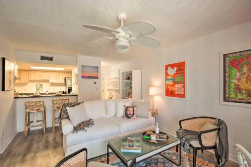 Eco-Bungalow Condo Pensacola Beach Access! - image 2