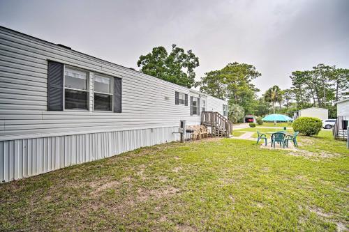 Pet-Friendly Pensacola Home with Outdoor Seating - image 4