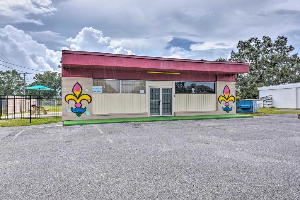 The Float Yard Pensacola Home with Pool Table - image 3