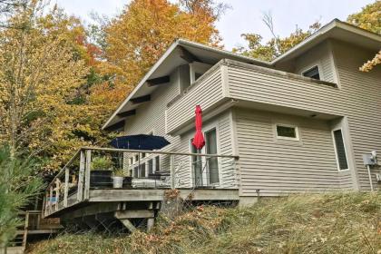 Forested Pentwater Beachhouse-100 Ft to Shore - image 8