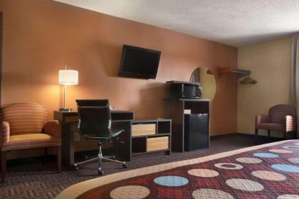 Super 8 by Wyndham Peoria - image 14