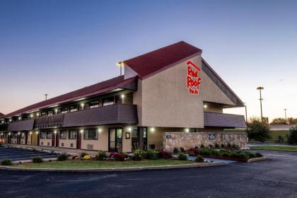 Red Roof Inn Peoria - image 9