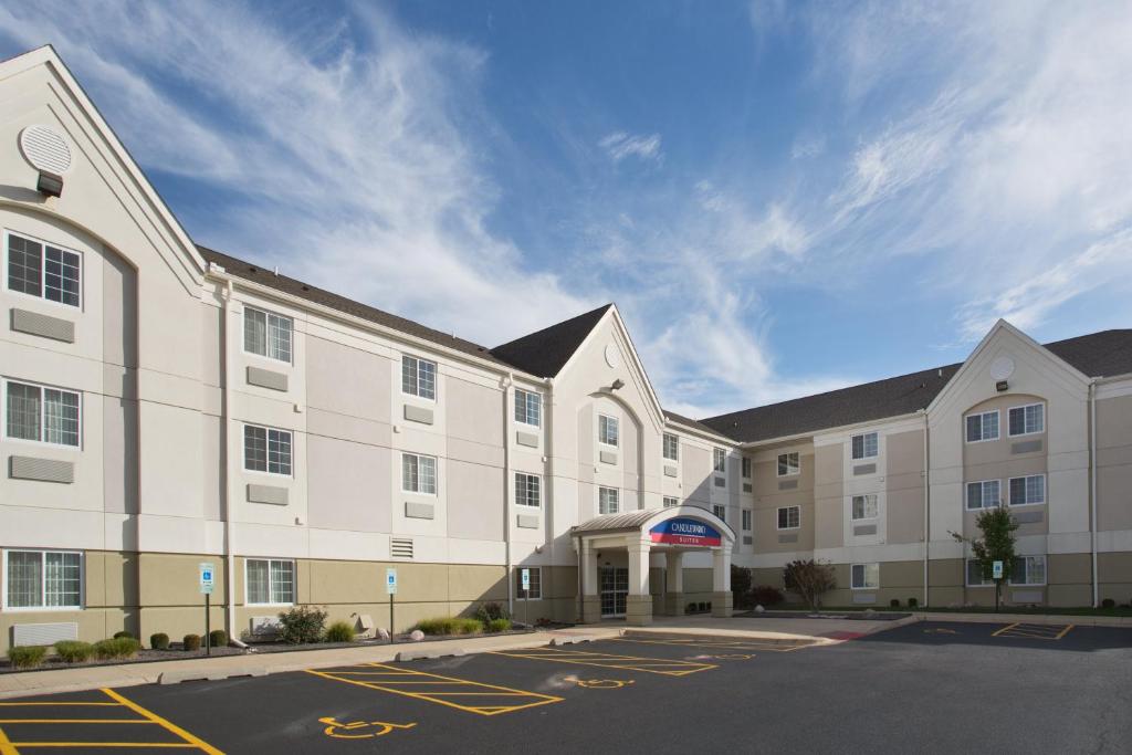 Candlewood Suites - Peoria at Grand Prairie an IHG Hotel - main image