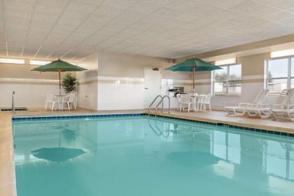 Country Inn & Suites by Radisson Peoria North IL - image 14