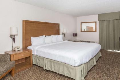 Days Hotel by Wyndham Peoria Glendale Area - image 5