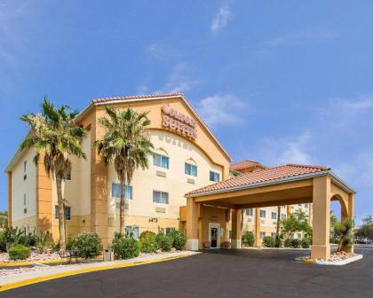 Comfort Suites Peoria Sports Complex - image 12