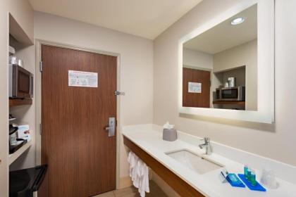 Holiday Inn Express Peoria North - Glendale an IHG Hotel - image 15