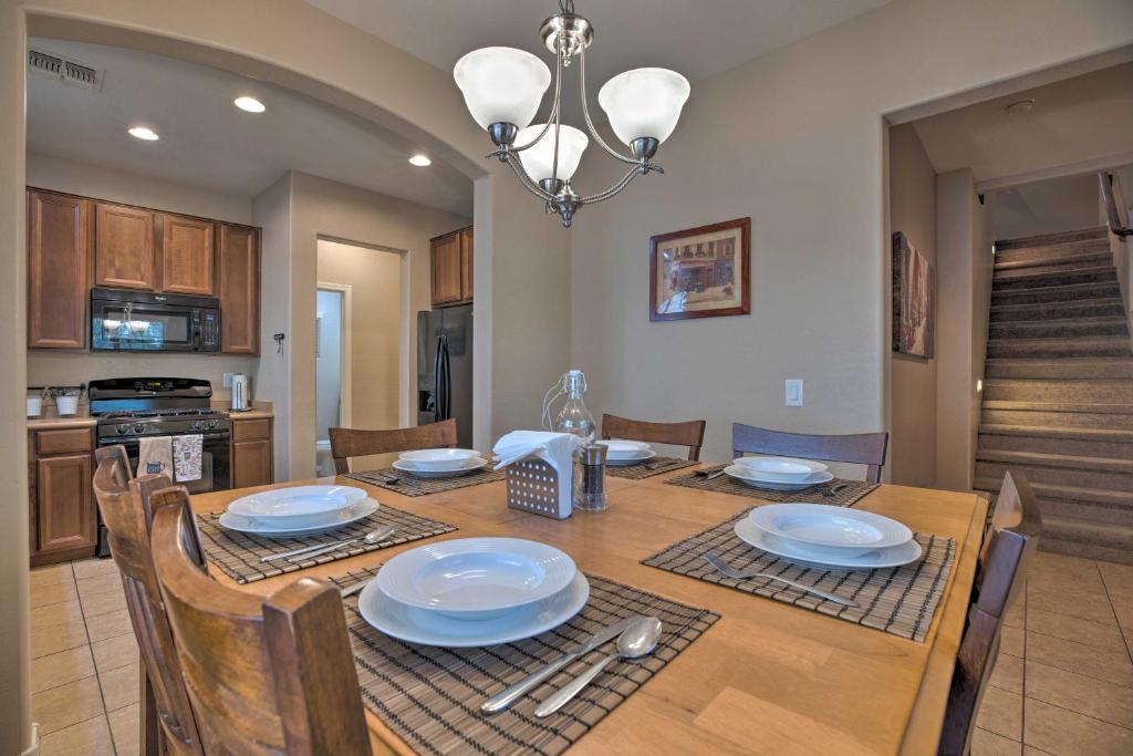 AZ Home with Smart TV AC Kitchen and Pool Access! - image 4