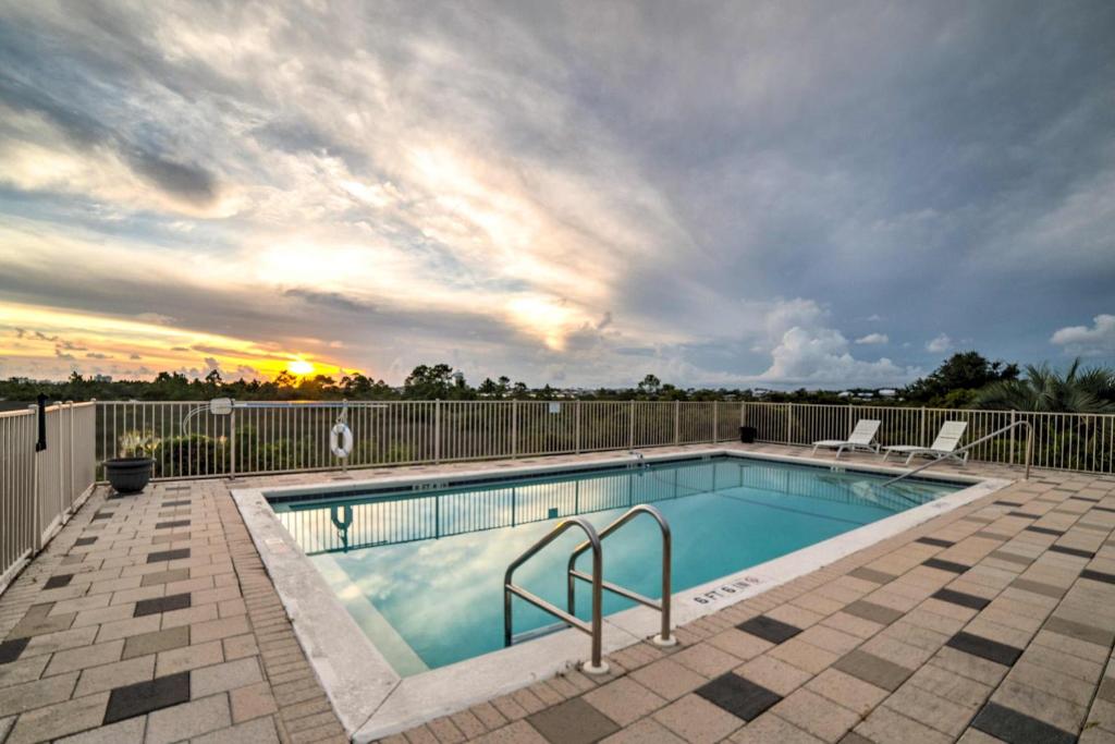 Perdido Key Home with Pool- Near Beach Great Reviews - image 7