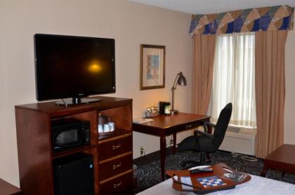 Hampton Inn Perry - image 10