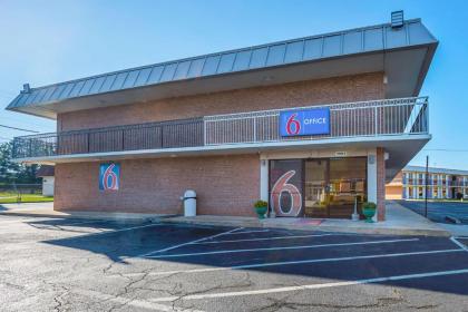 Motel 6-Perry GA - image 1