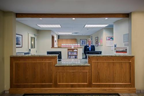 Candlewood Suites Perrysburg an IHG Hotel - image 6